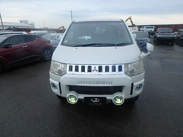 Mitsubishi Delica 2015 — photo 2
