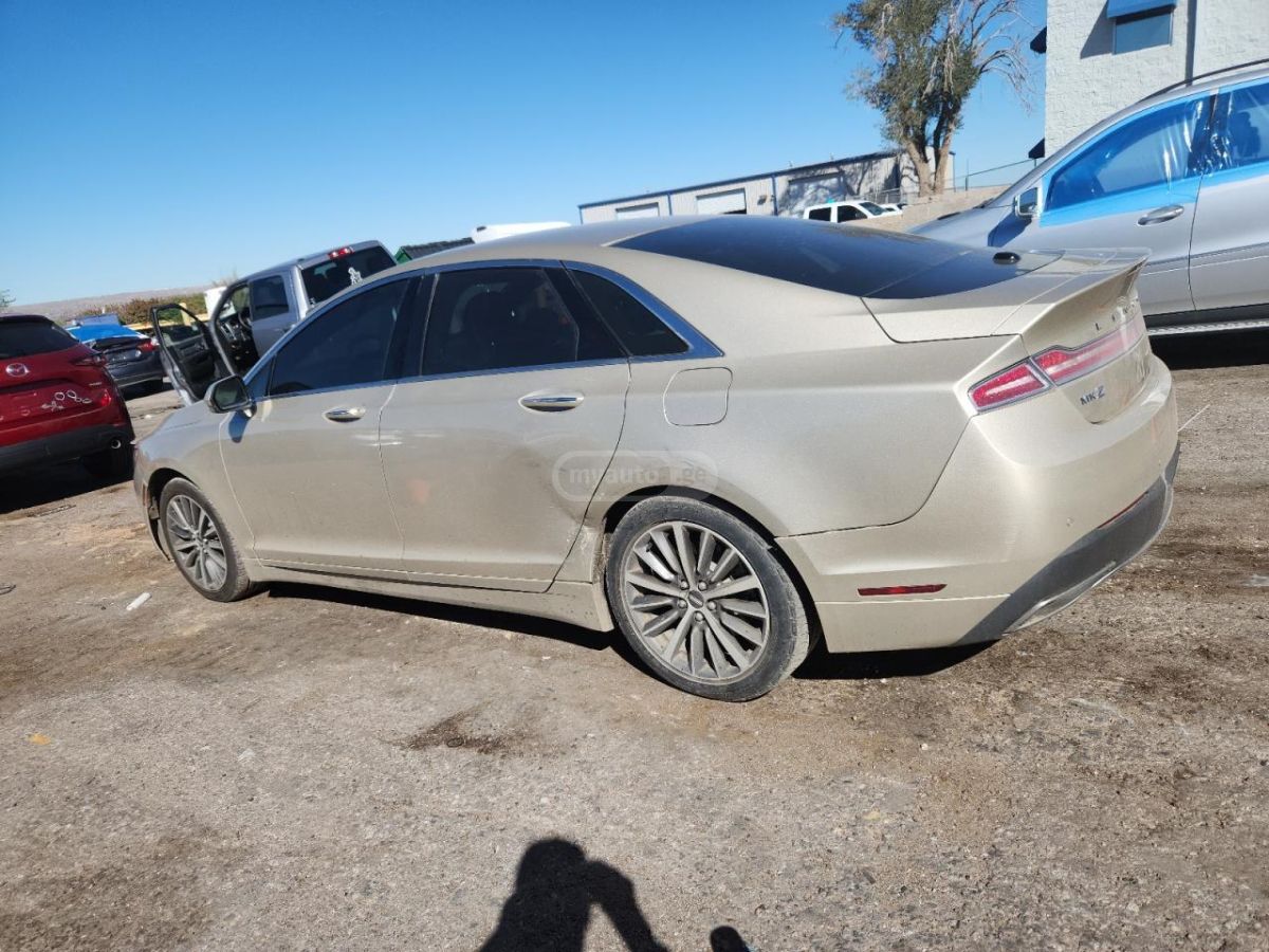 Lincoln MKZ 2017 — photo 2