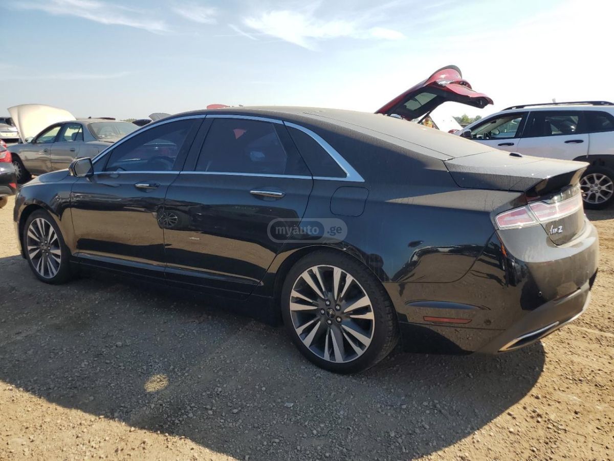 Lincoln MKZ 2019 — photo 2