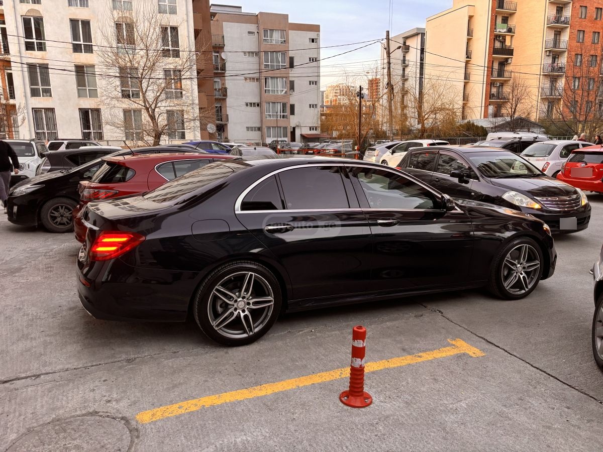 Mercedes-Benz E 300 2017 — photo 2