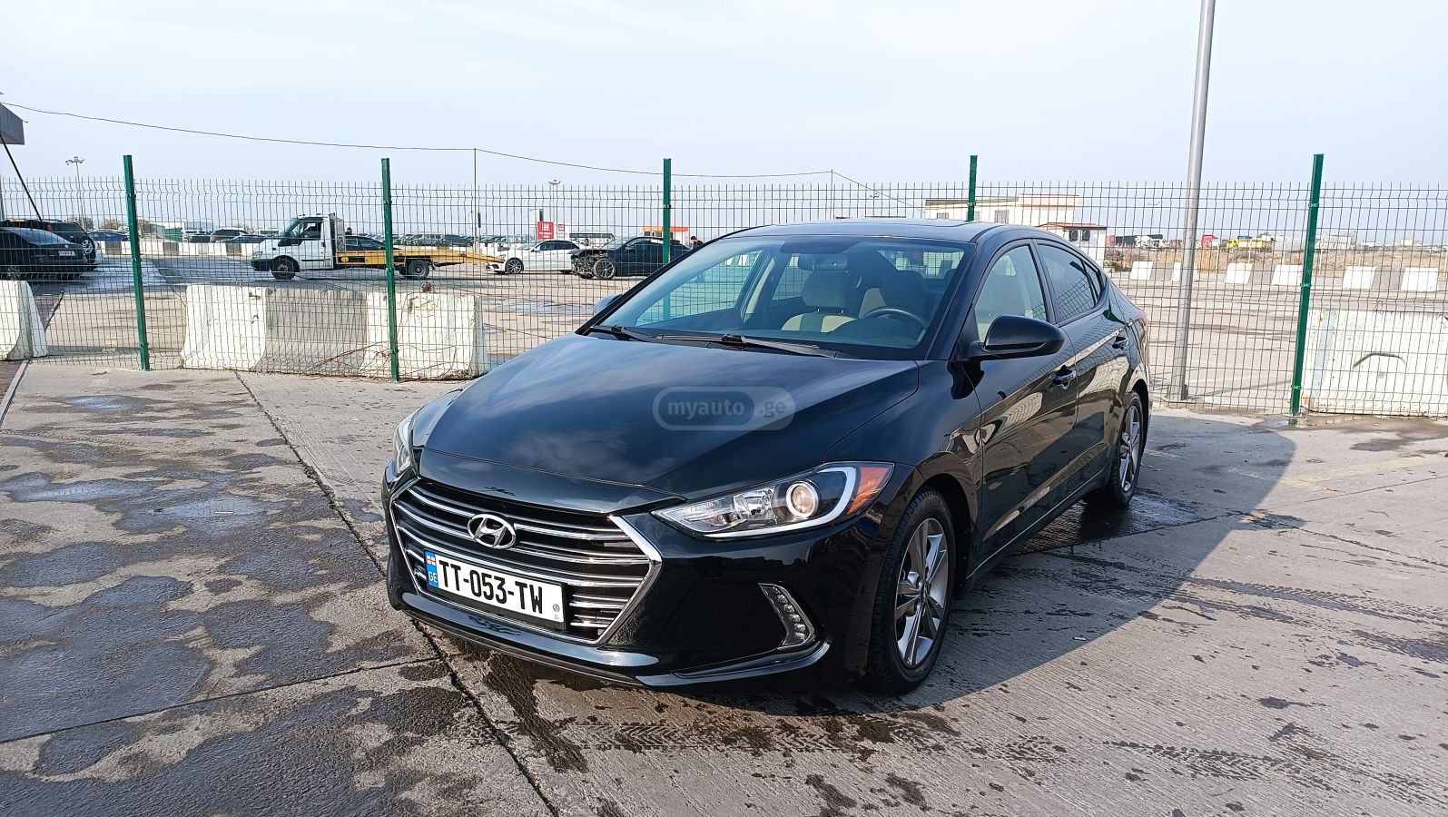 Hyundai Elantra 2017 — photo 2