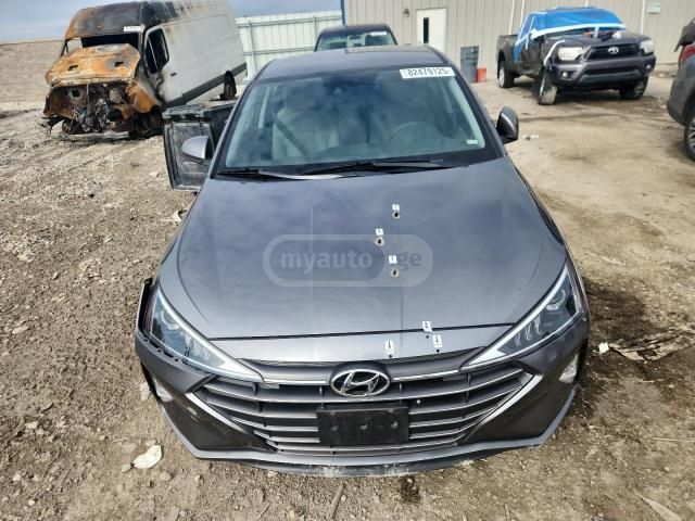 Hyundai Elantra 2019 — photo 2
