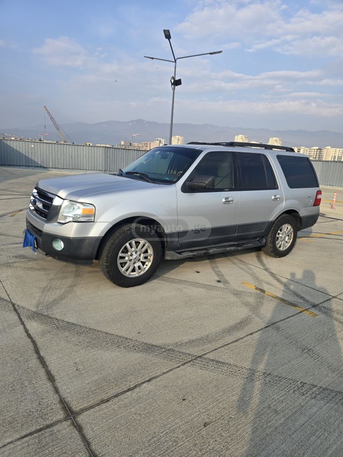 Ford Expedition 2012 — photo 2