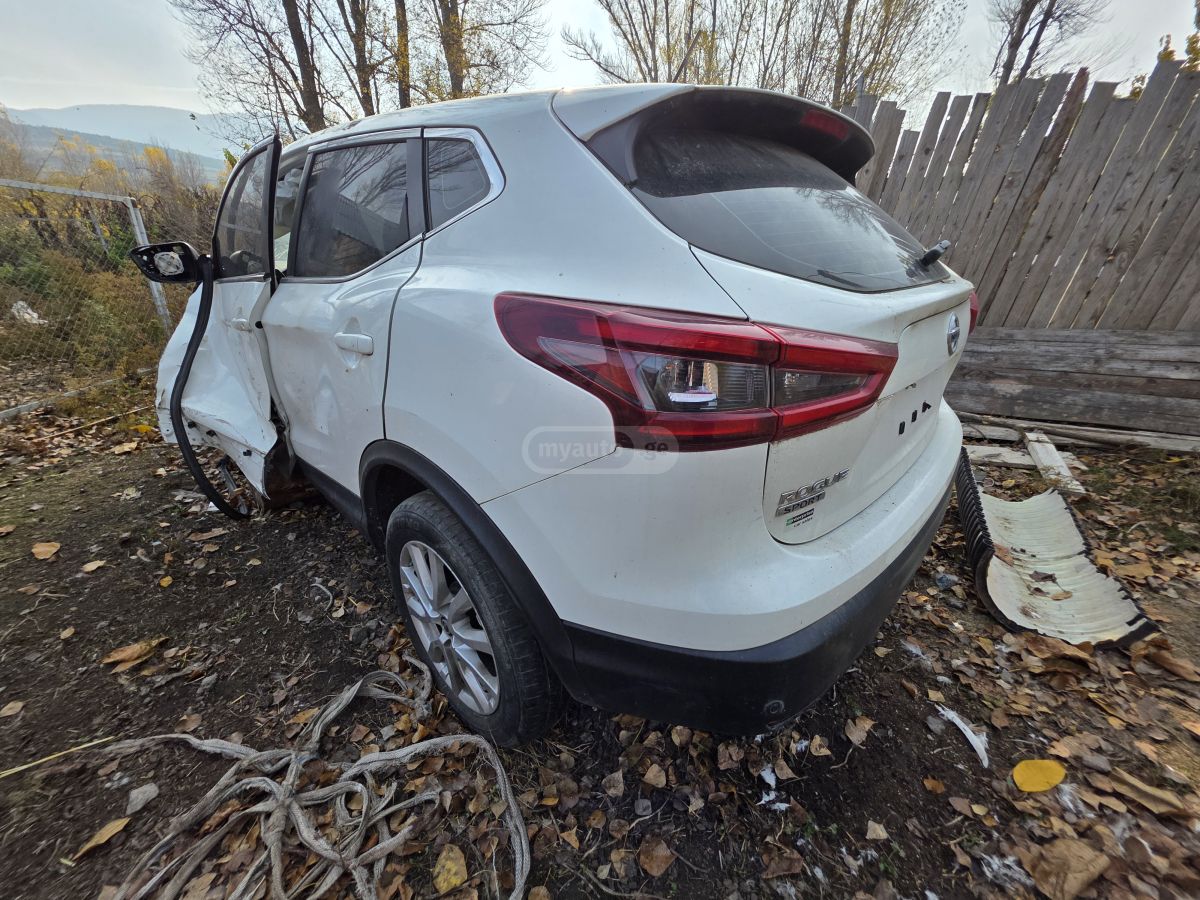 Nissan Rogue Sport 2020 — photo 2