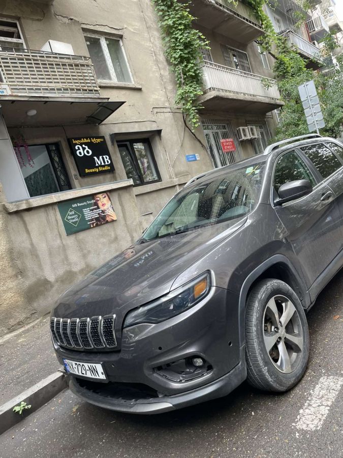 Jeep Cherokee 2019 — photo 2