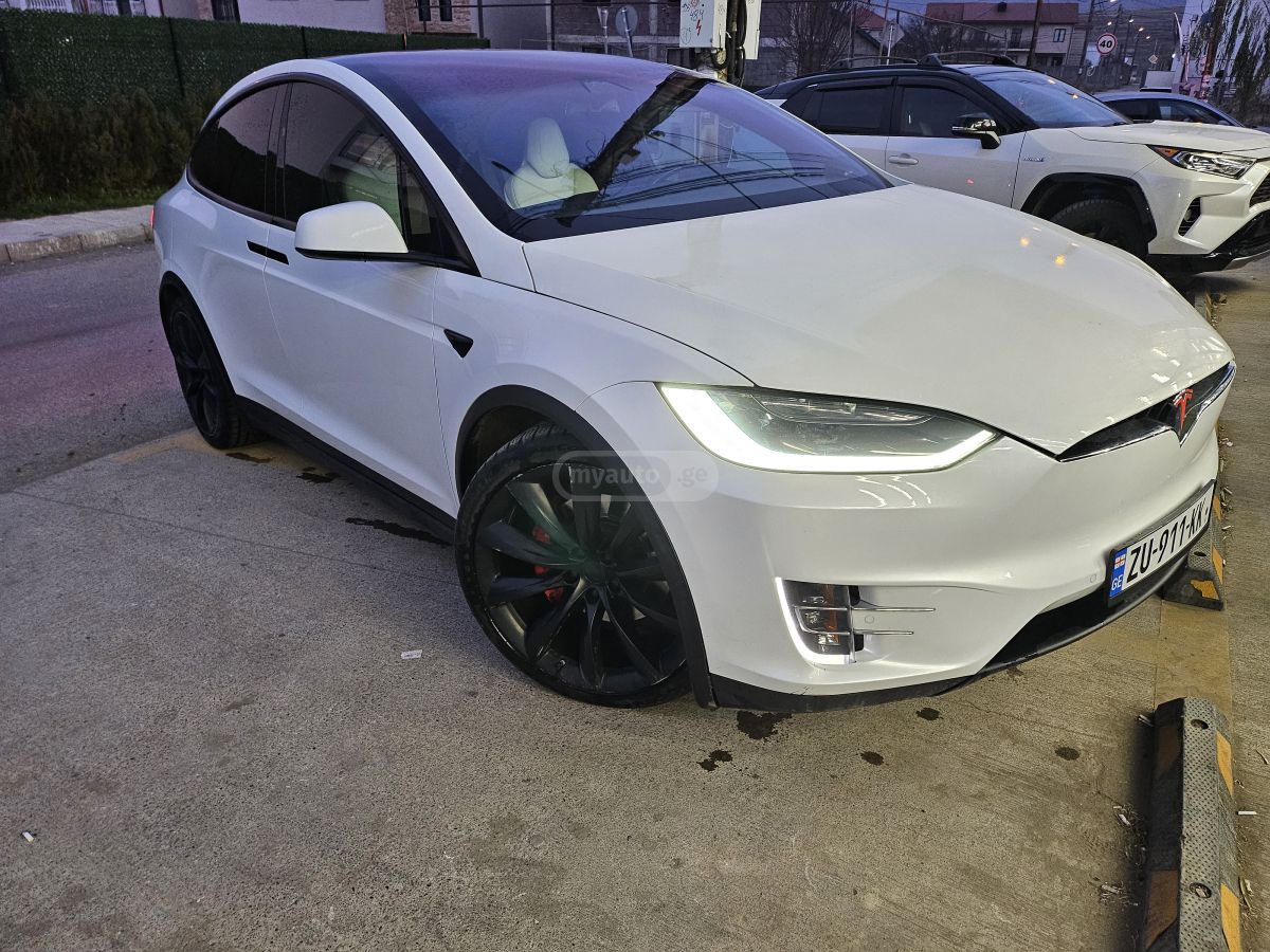 Tesla Model X 2017 — photo 2