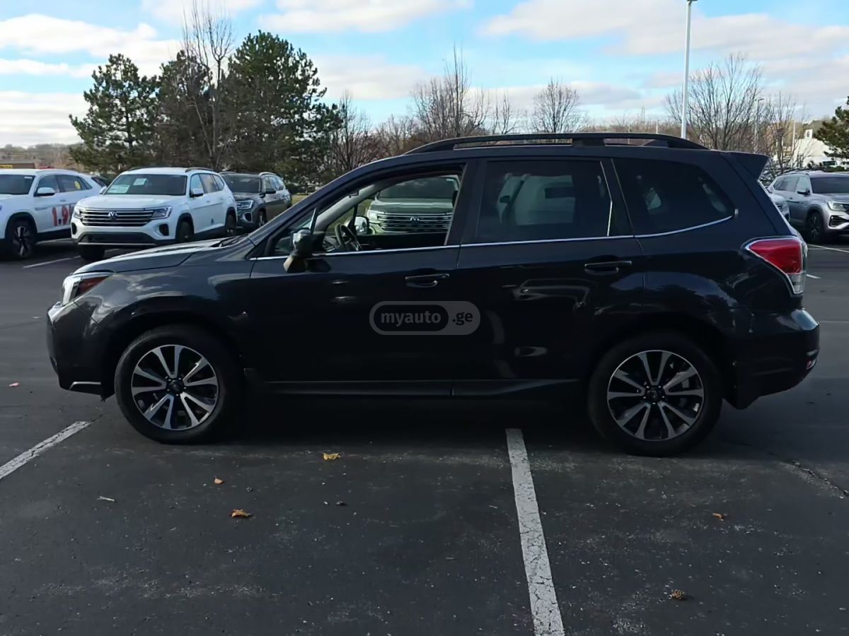 Subaru Forester 2018 — photo 2
