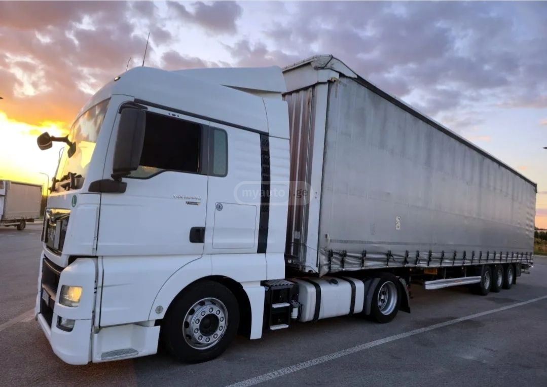 Isuzu TGX