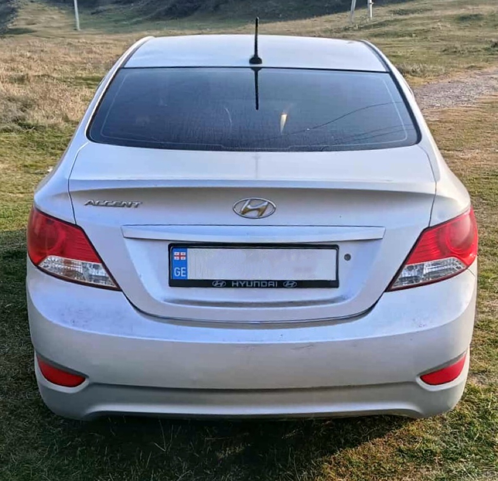 Hyundai Accent 2012 — photo 2
