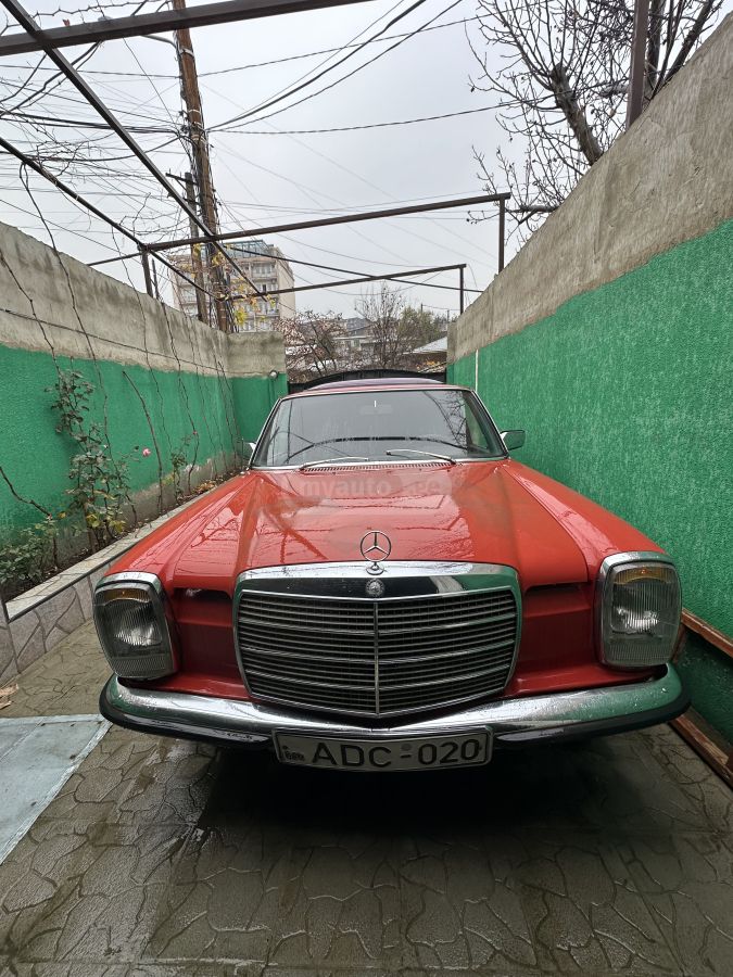 Mercedes-Benz E 230 1973 — photo 2