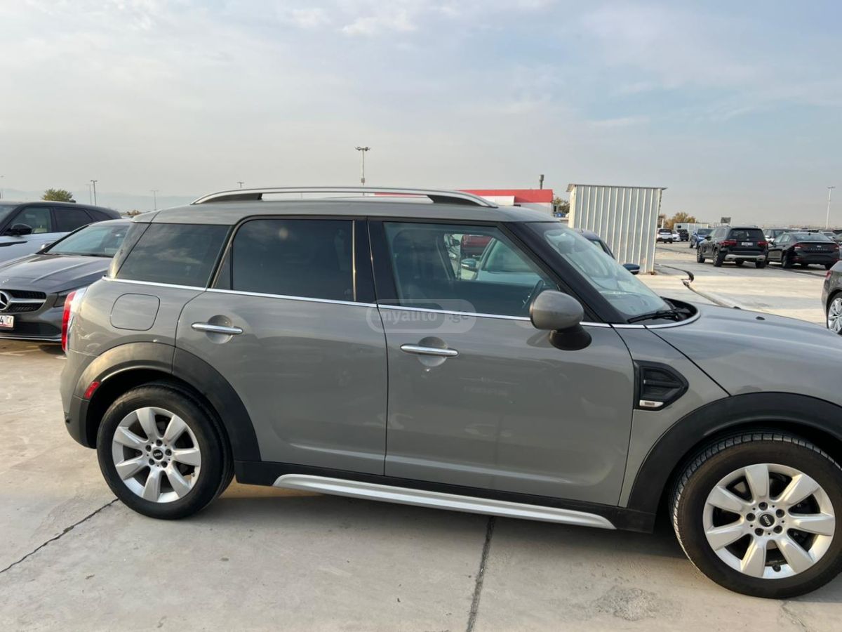 Mini Countryman 2018 — photo 2