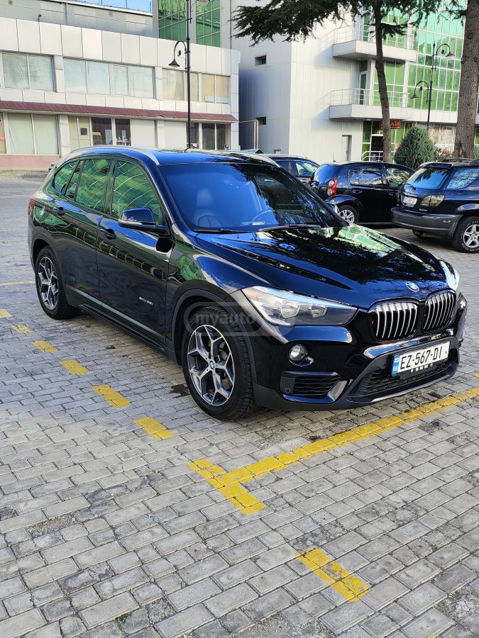 BMW X1 2018 — photo 2