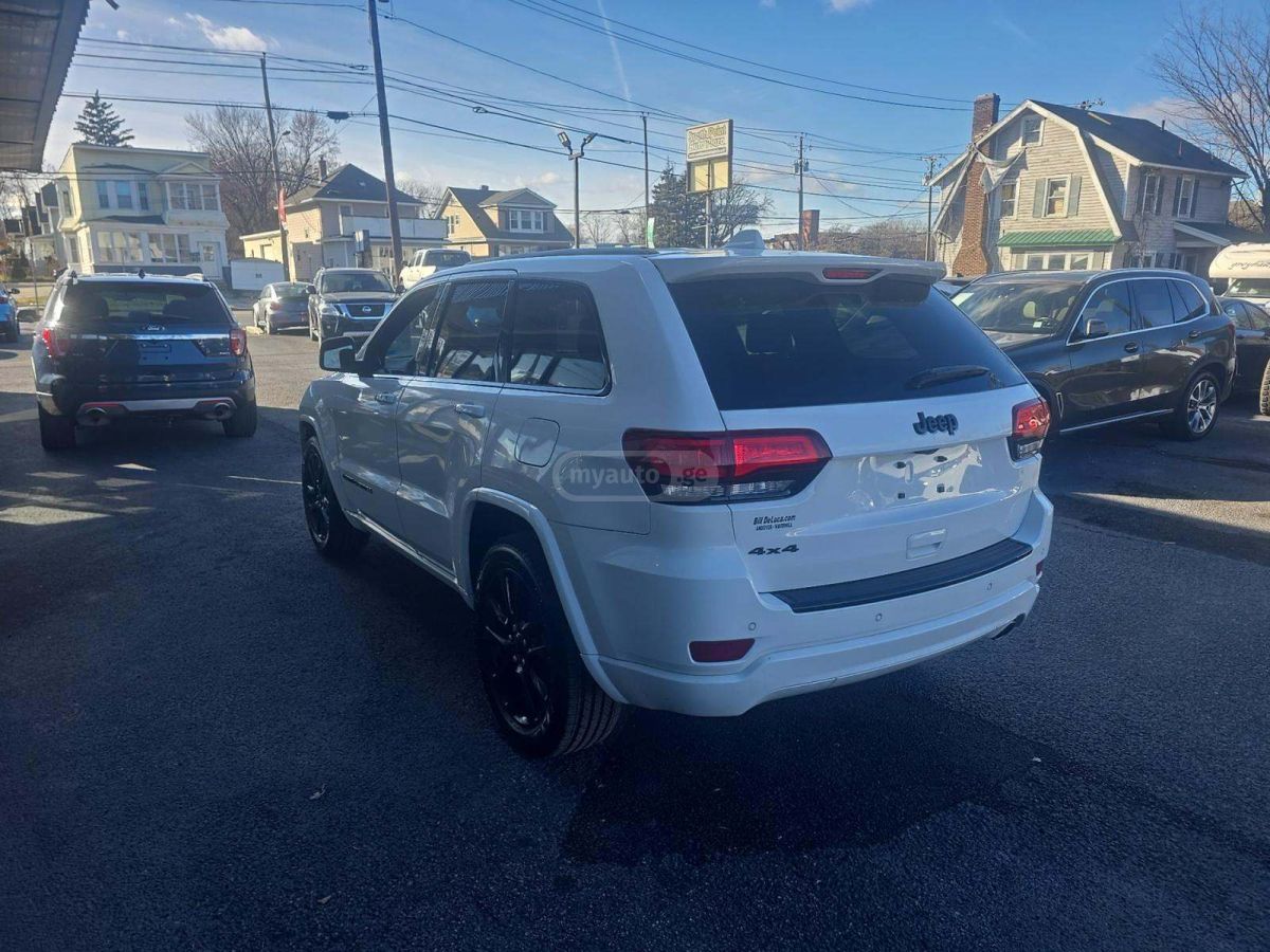 Jeep Grand Cherokee 2017 — photo 2