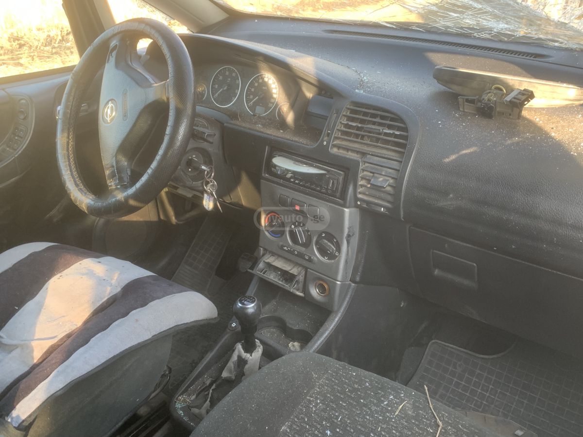 Opel Zafira 2003 — photo 2