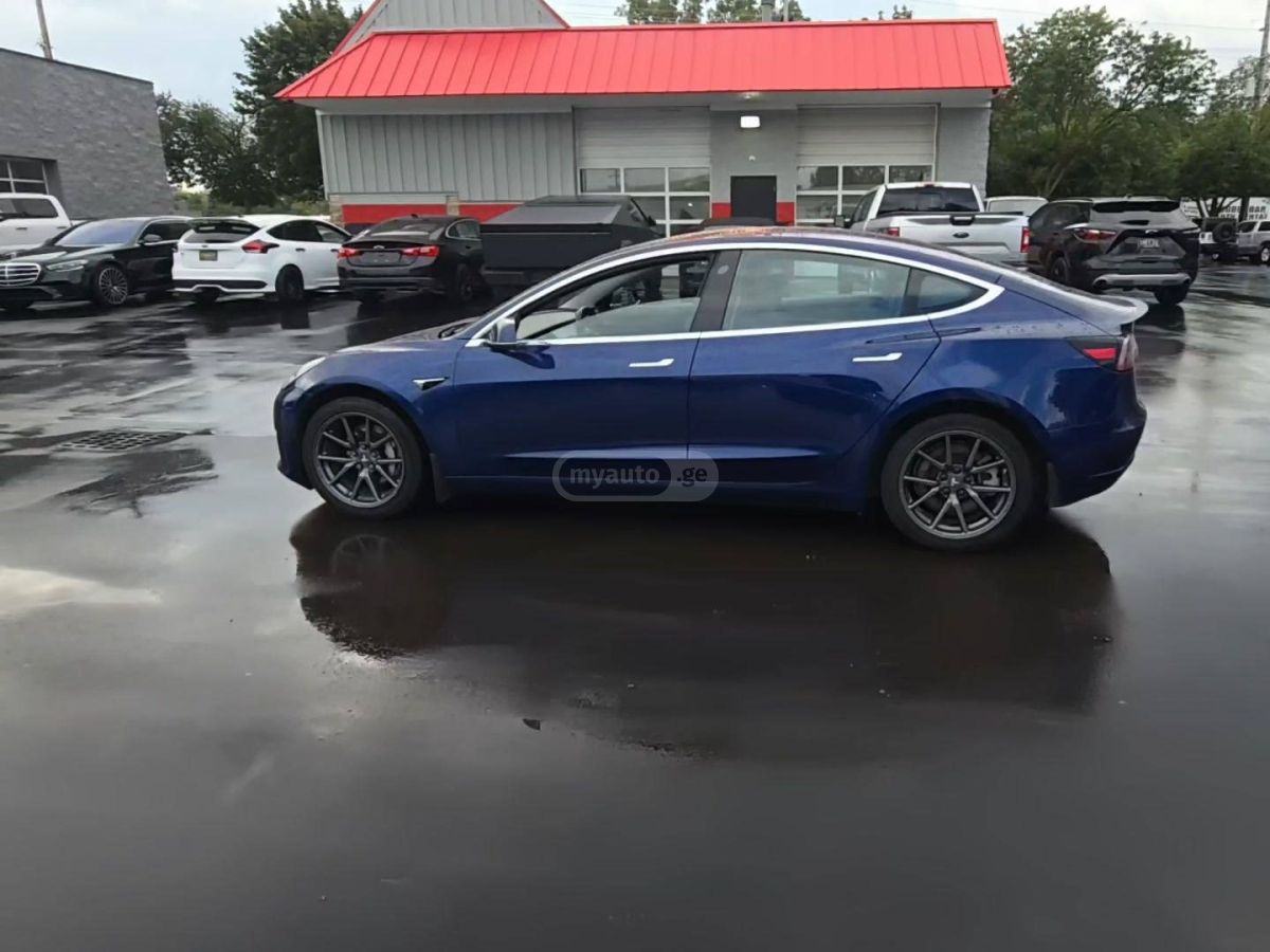 Tesla Model 3 2018 — photo 2