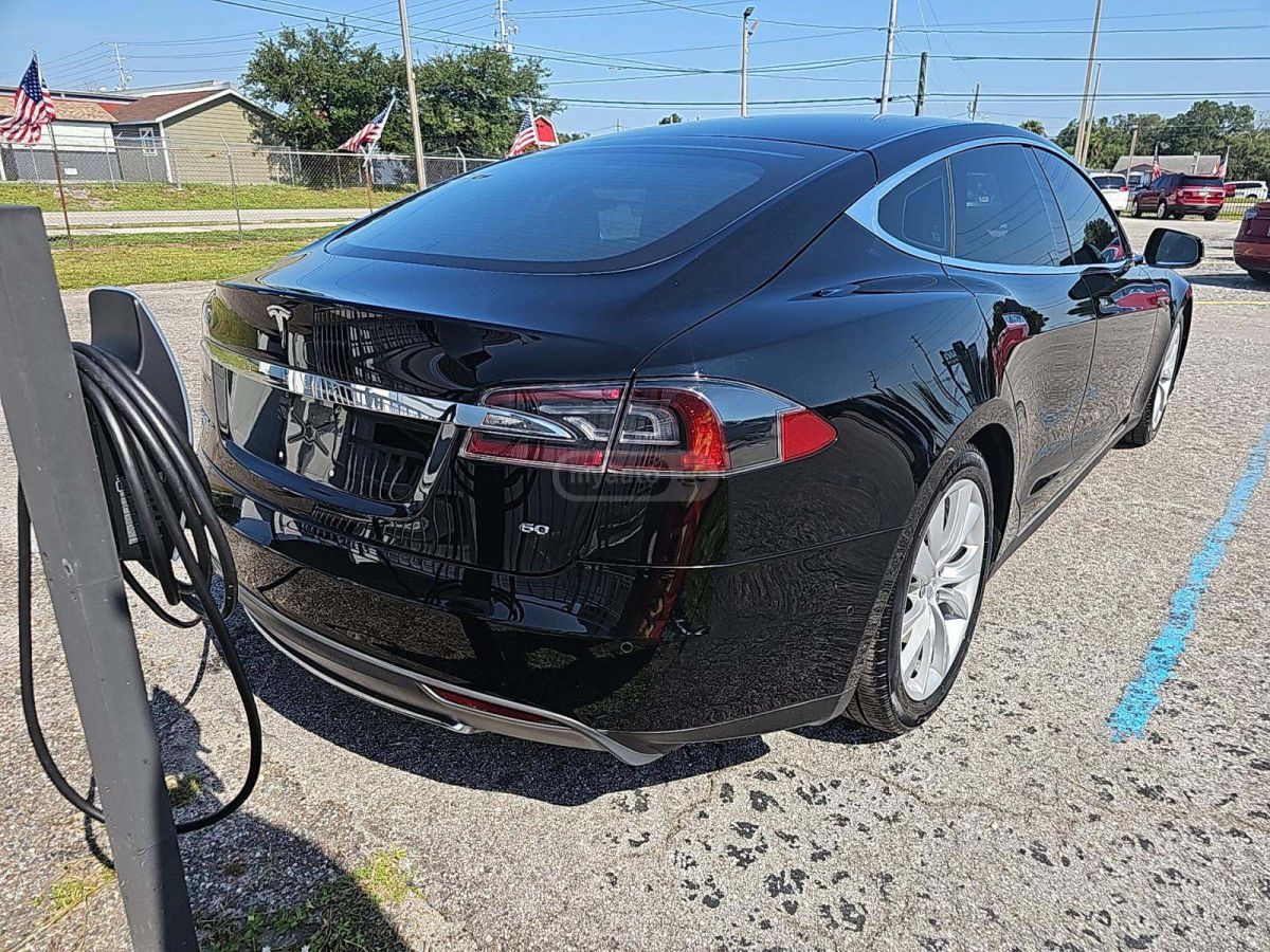 Tesla Model S 2015 — photo 2
