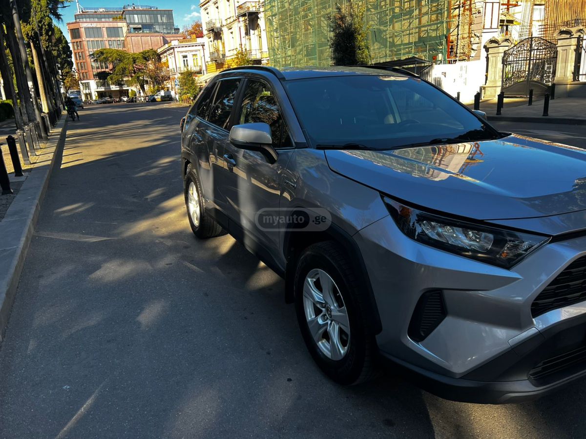 Toyota RAV4 2019 — photo 2