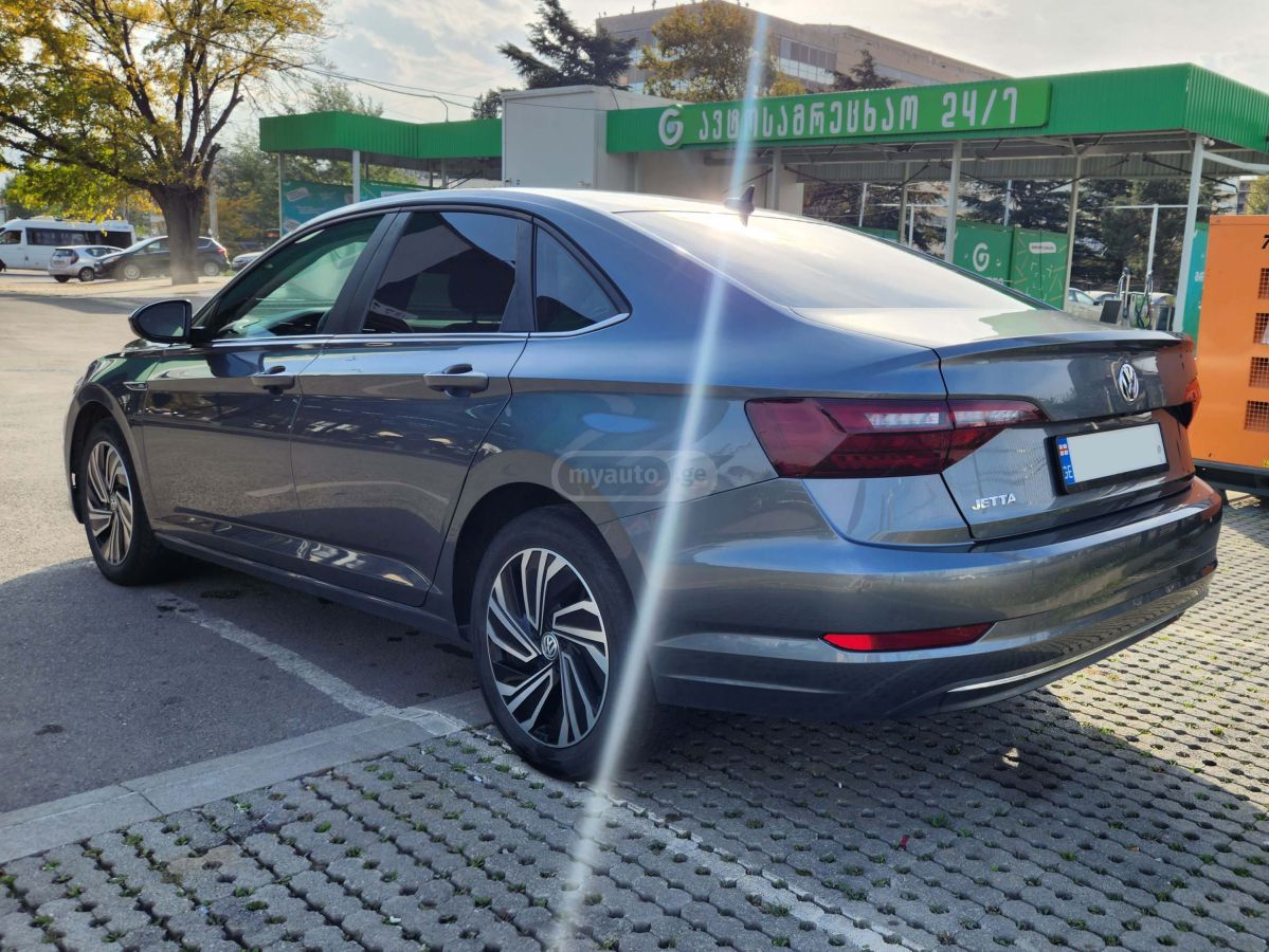 Volkswagen Jetta 2020 — photo 2