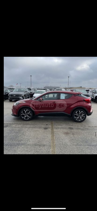 Toyota C-HR 2018 — photo 2