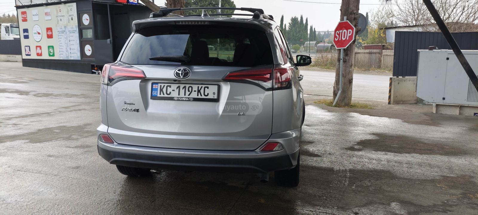 Toyota RAV4 2017 — photo 2