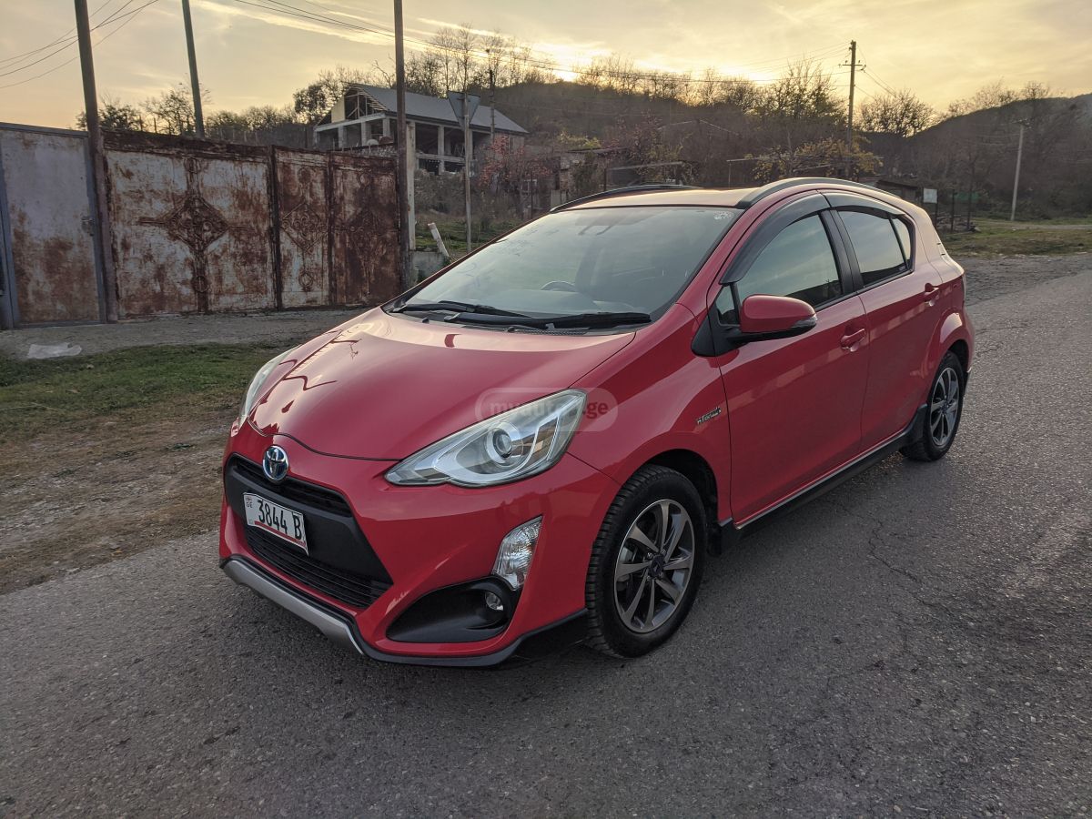 Toyota Aqua 2016 — photo 2