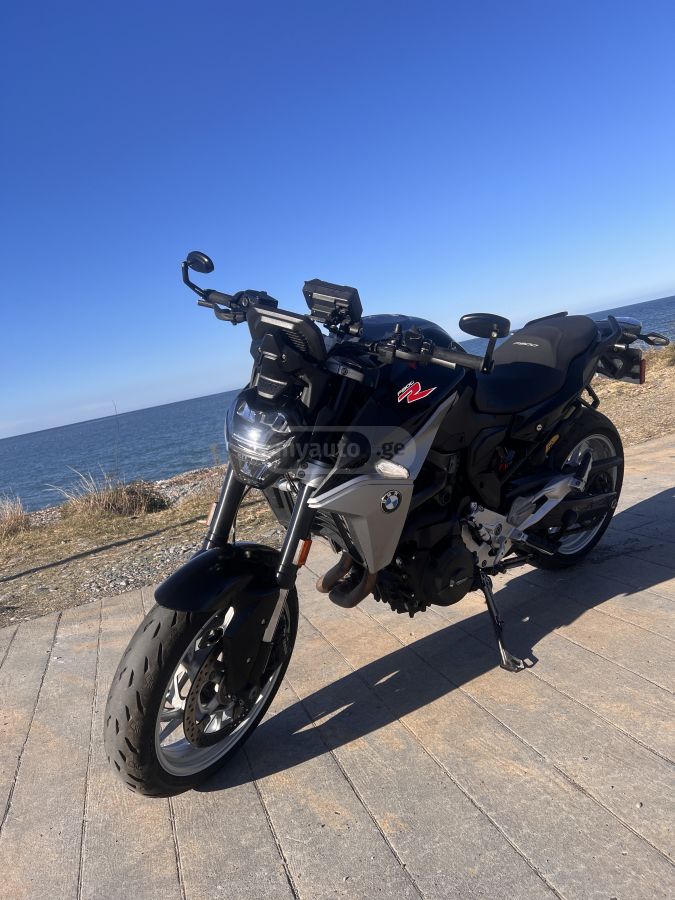 BMW F 900 R 2020 — photo 2