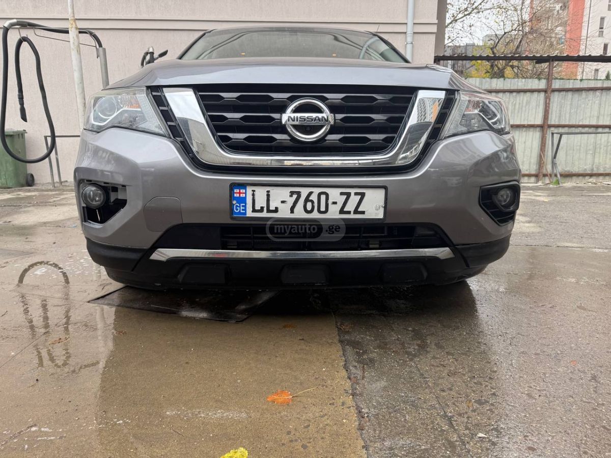 Nissan Pathfinder 2017 — photo 2