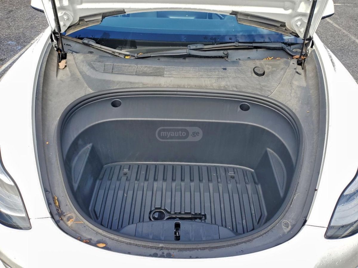 Tesla Model 3 2022 — photo 2