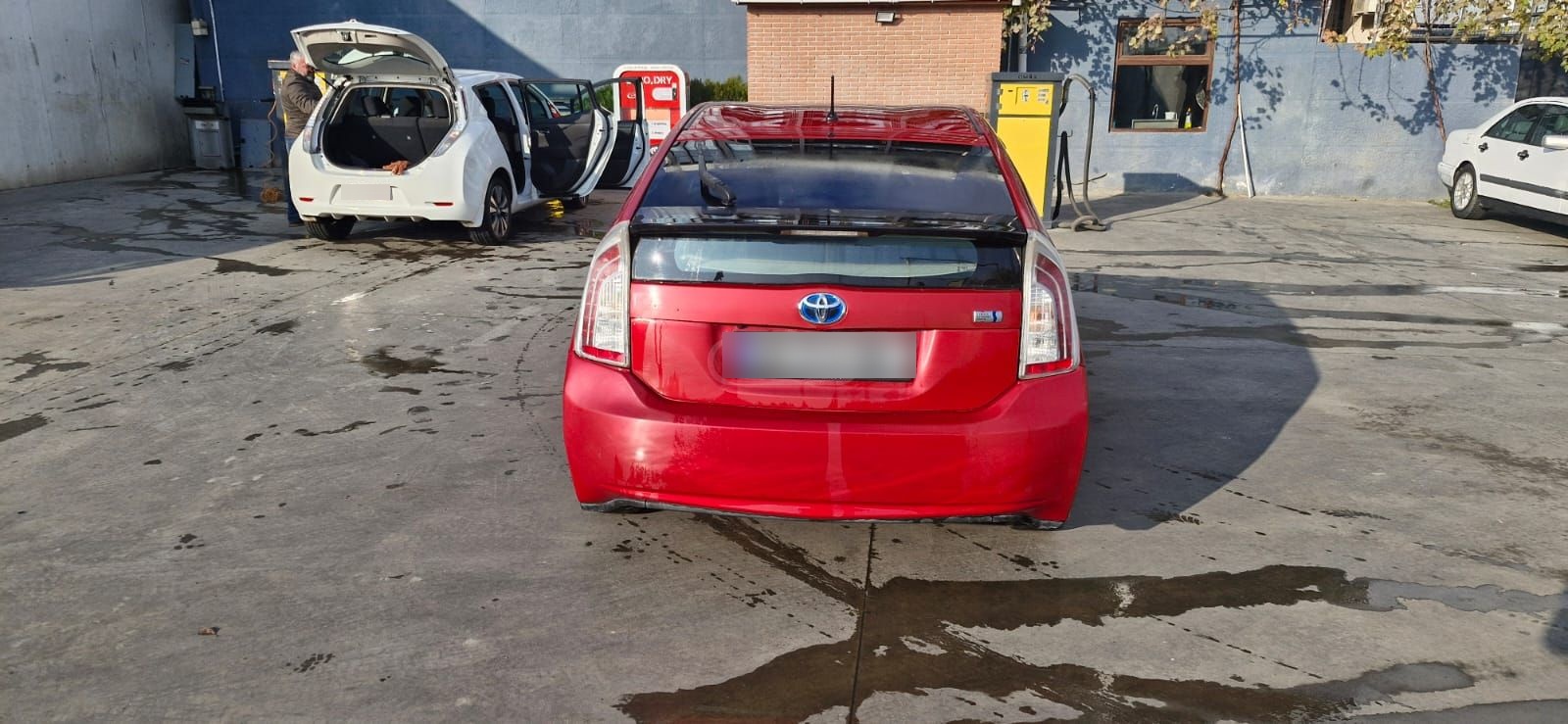 Toyota Prius 2014 — photo 2
