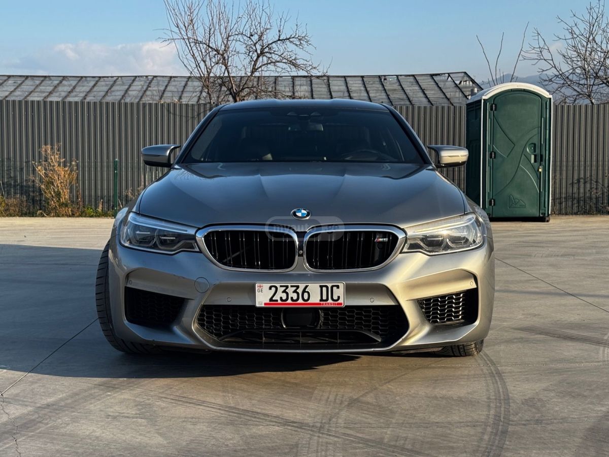 BMW M5 2018 — photo 2