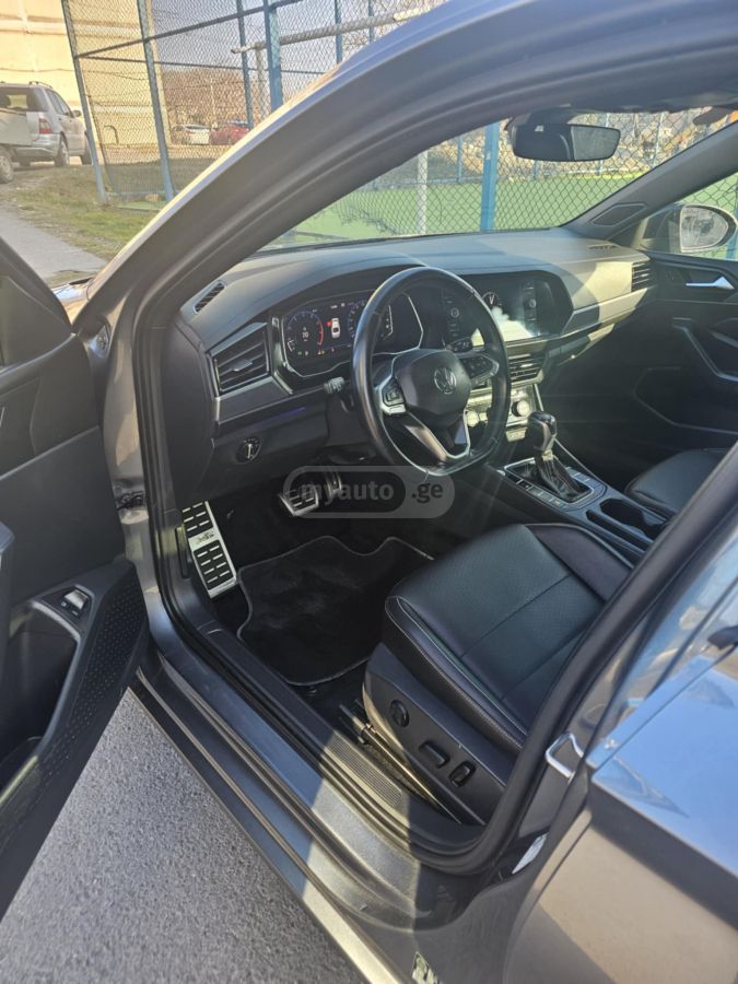 Volkswagen Jetta 2022 — photo 2