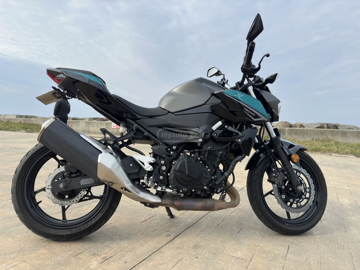 Kawasaki Z 400 2023 — photo 2