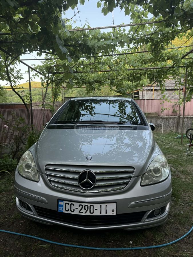 Mercedes-Benz B 170