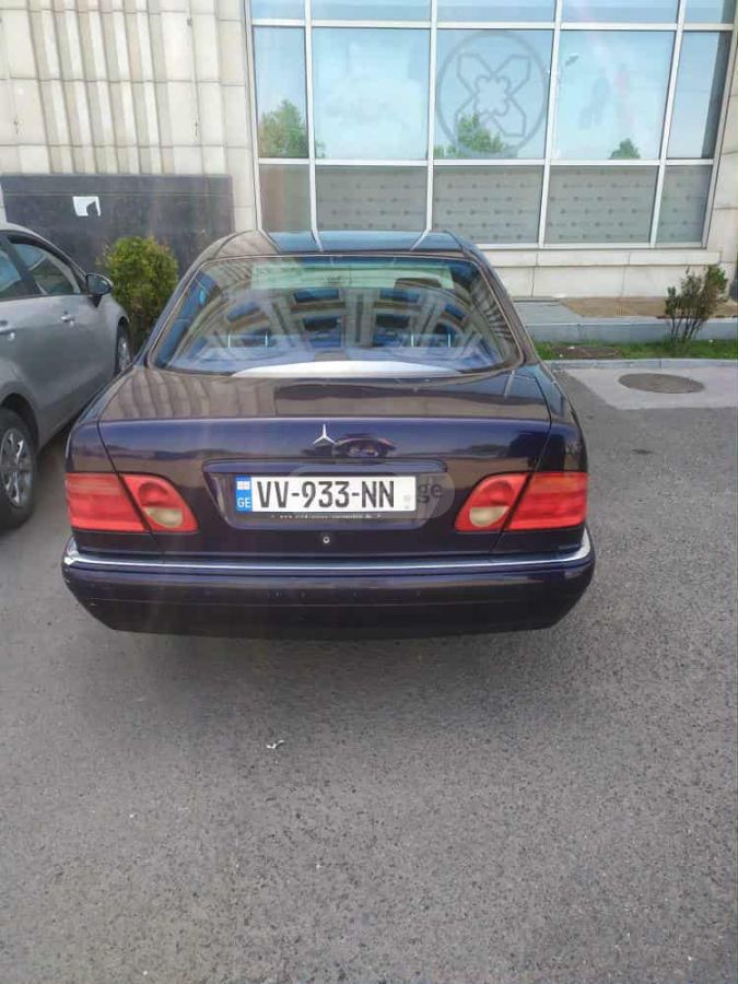 Mercedes-Benz E 230 1997 — photo 2
