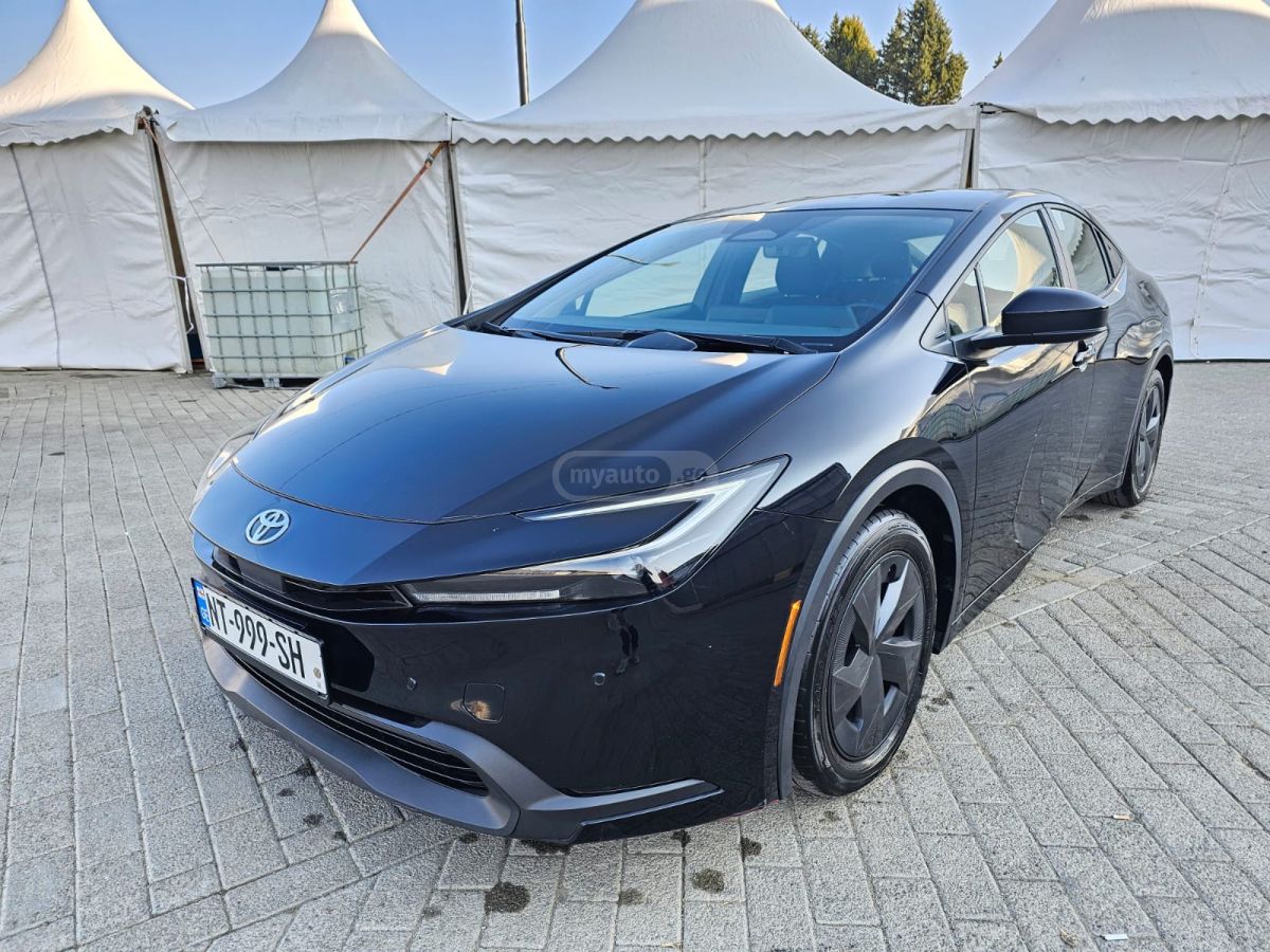 Toyota Prius 2023 — photo 2