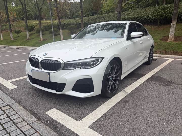 BMW 320 2022 — photo 2