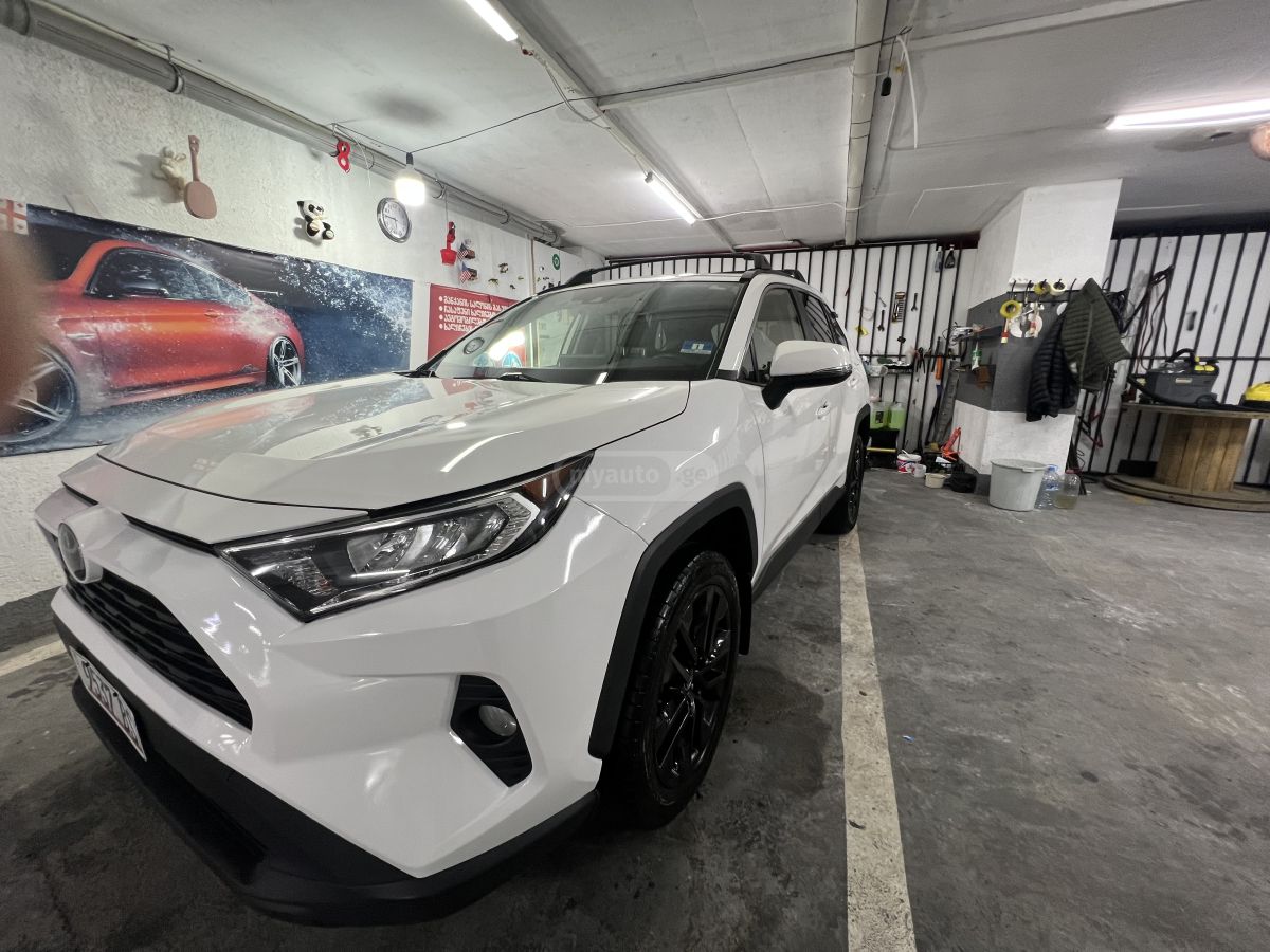 Toyota RAV4 2019 — photo 2
