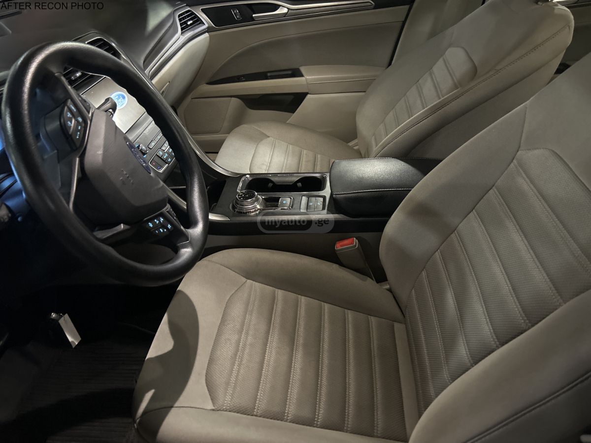 Ford Fusion 2019 — photo 2