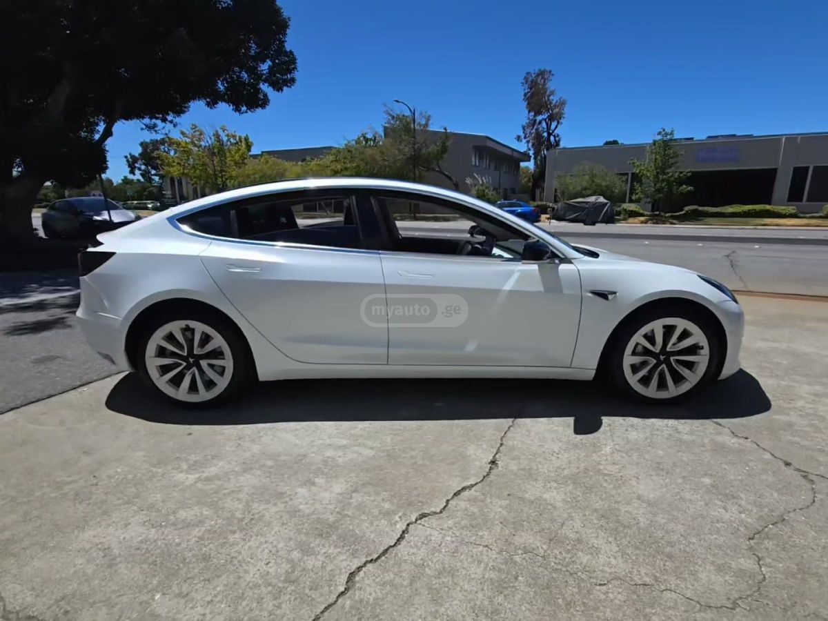 Tesla Model 3 2018 — photo 2
