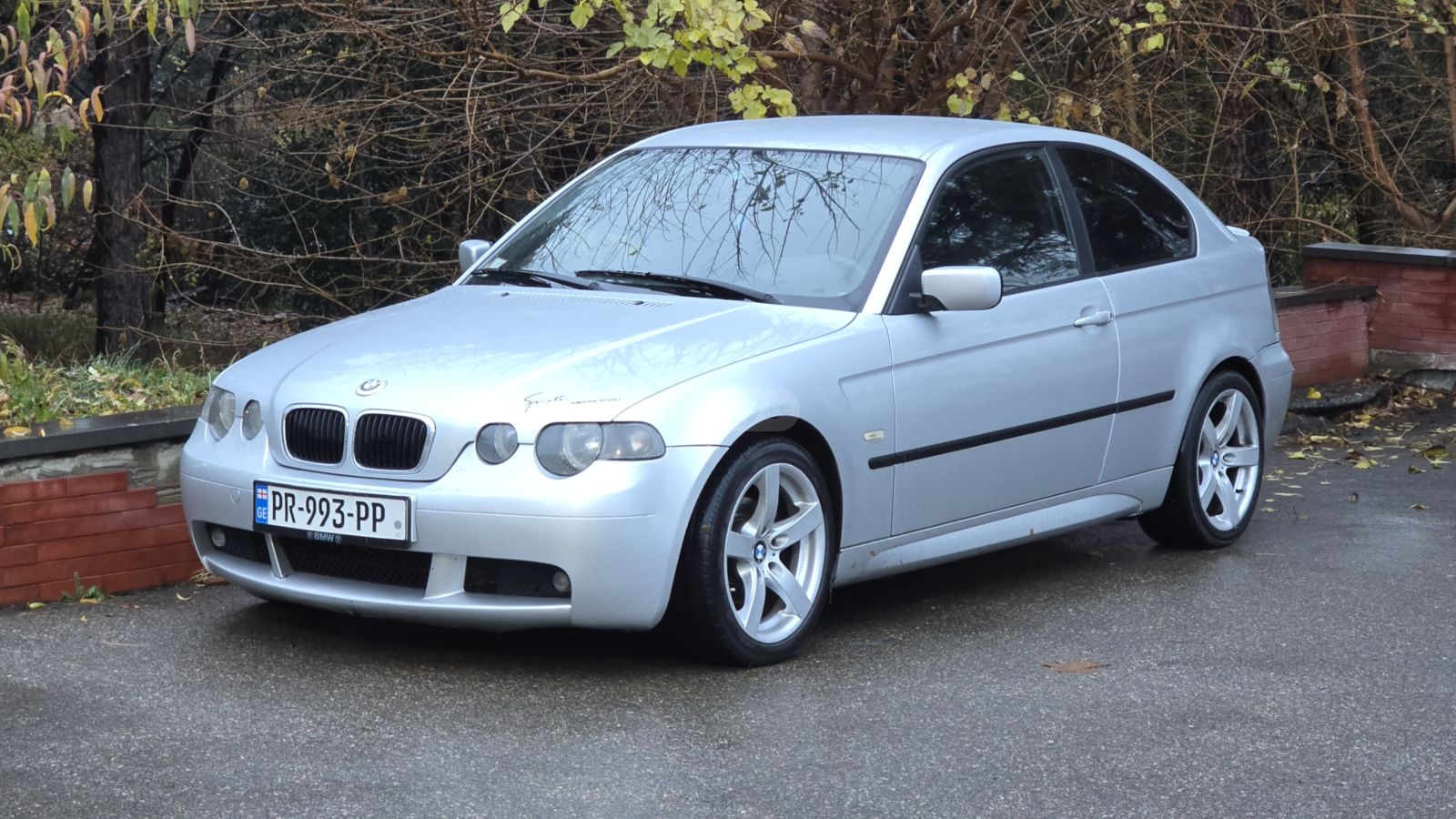 BMW 318 2002 — photo 2