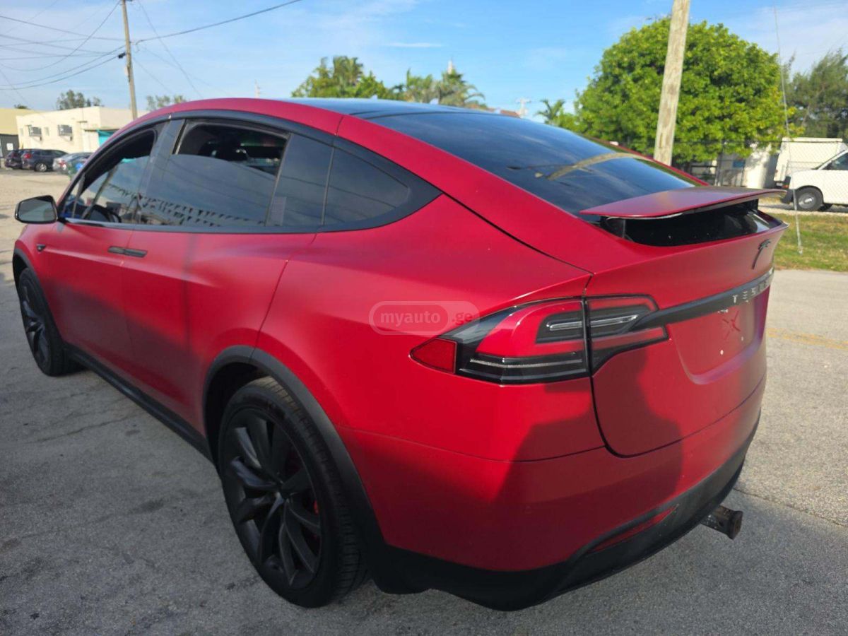 Tesla Model X 2019 — photo 2