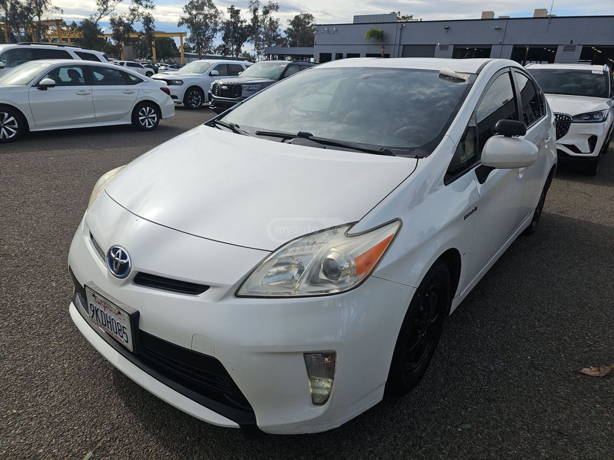 Toyota Prius 2013 — photo 2