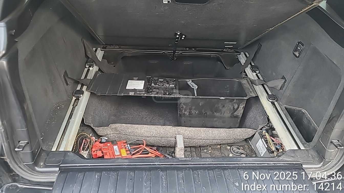 BMW X5 2010 — photo 2