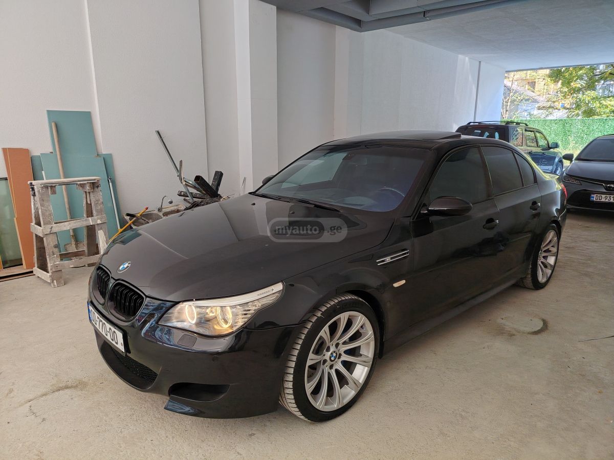 BMW M5 2005 — photo 2