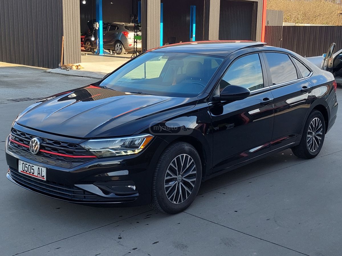 Volkswagen Jetta 2019 — photo 2