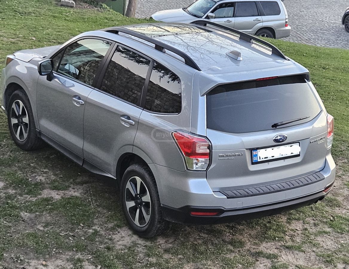 Subaru Forester 2017 — photo 2