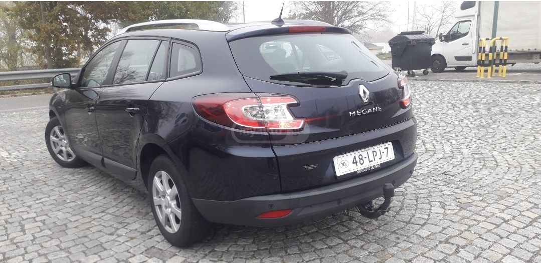 Renault Megane 2011 — photo 2