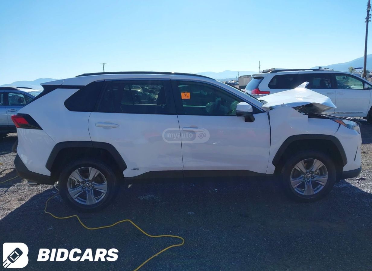 Toyota RAV4 2022 — photo 2