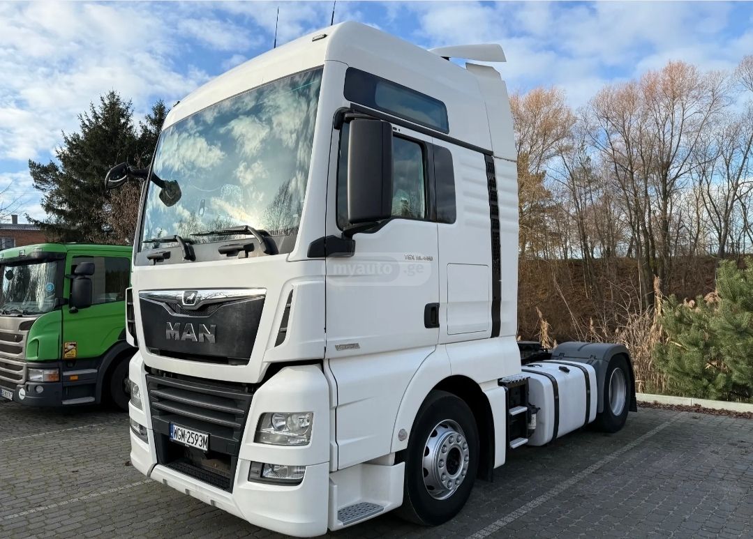 Isuzu TGX