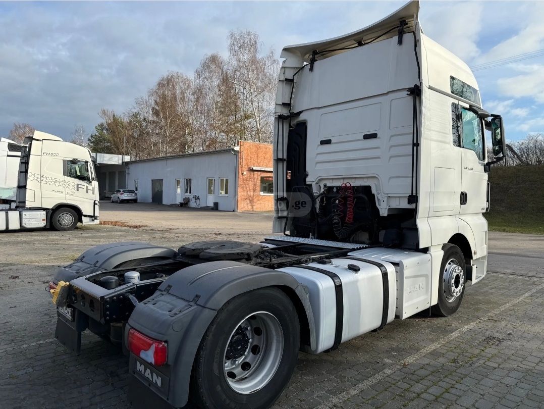 Isuzu TGX 2017 — photo 2